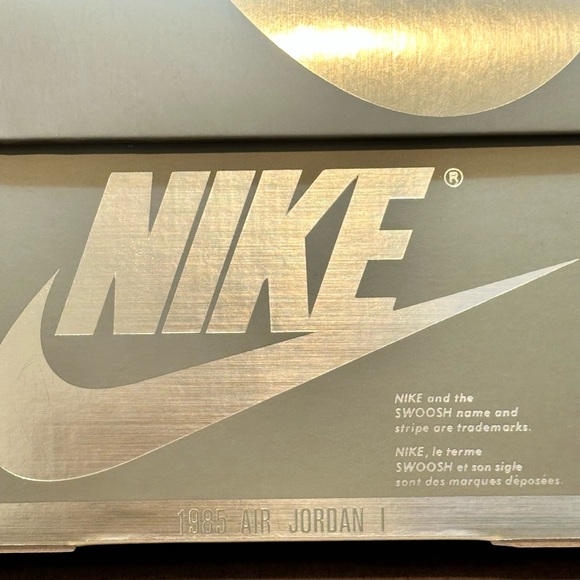 Nike Air Jordan 1 Retro High OG Black Metallic Gold Mens Size 8.5 DZ5485-071 New - Picture 13 of 14